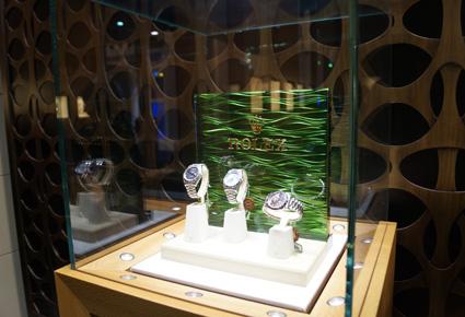 Brietling ،Bulgari  وArzano  ماركات عالمية تتألق في معرض الدوحة